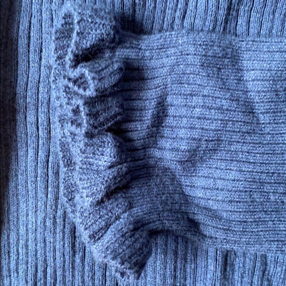 Gap Ruffle Sweater - Picture 4 of 4
